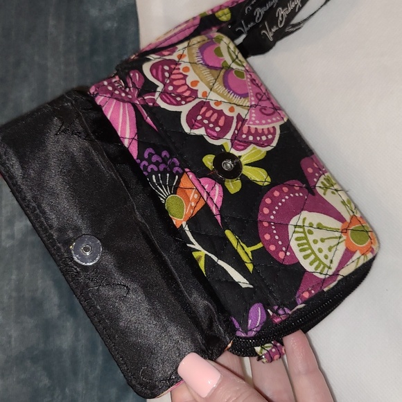 Vera Bradley wallet with 2 straps - Picture 9 of 9